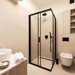 Beachfront Pebble Apartman *