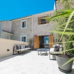 Apartman Beachfront Pebble *