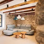 Beachfront Pebble Apartman