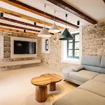 Beachfront Pebble * Zdrelac