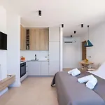 Beachfront Pebble * Zdrelac