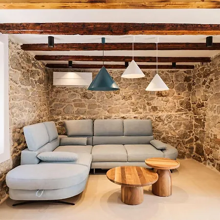 Daire Beachfront Pebble Ždrelac