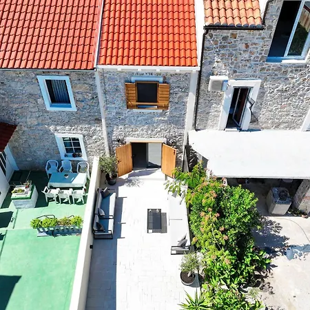 Beachfront Pebble * Zdrelac