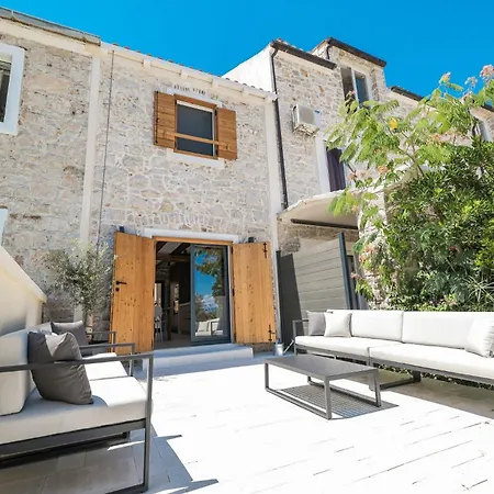 Beachfront Pebble 公寓 Ždrelac