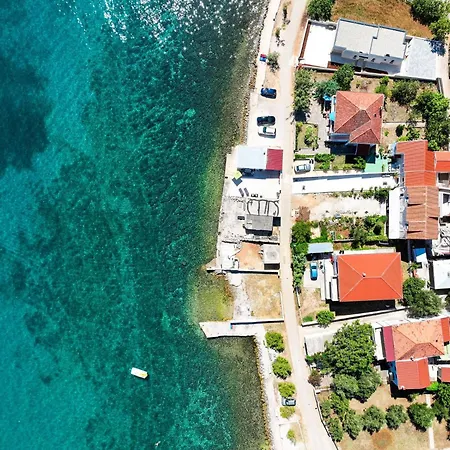 Beachfront Pebble Daire *