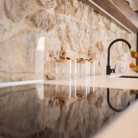 Beachfront Pebble Daire *