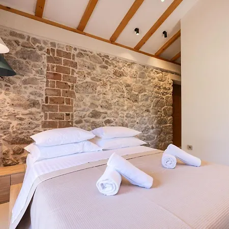 Daire Beachfront Pebble Ždrelac
