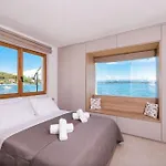 Beachfront Pebble アパート *