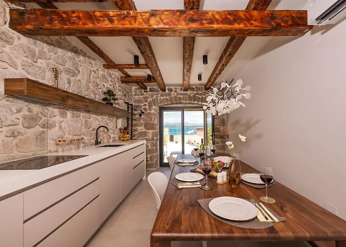 Beachfront Pebble