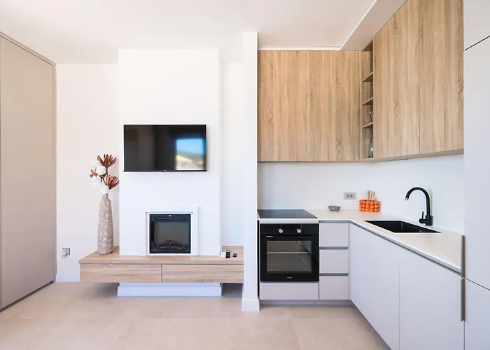 Beachfront Pebble