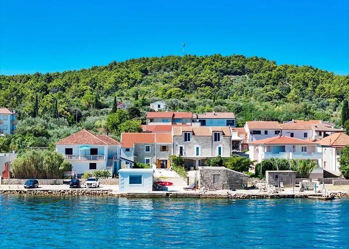 Beachfront Pebble Appartement Ždrelac