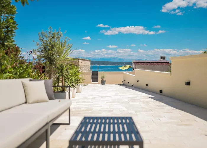 דירה Beachfront Pebble